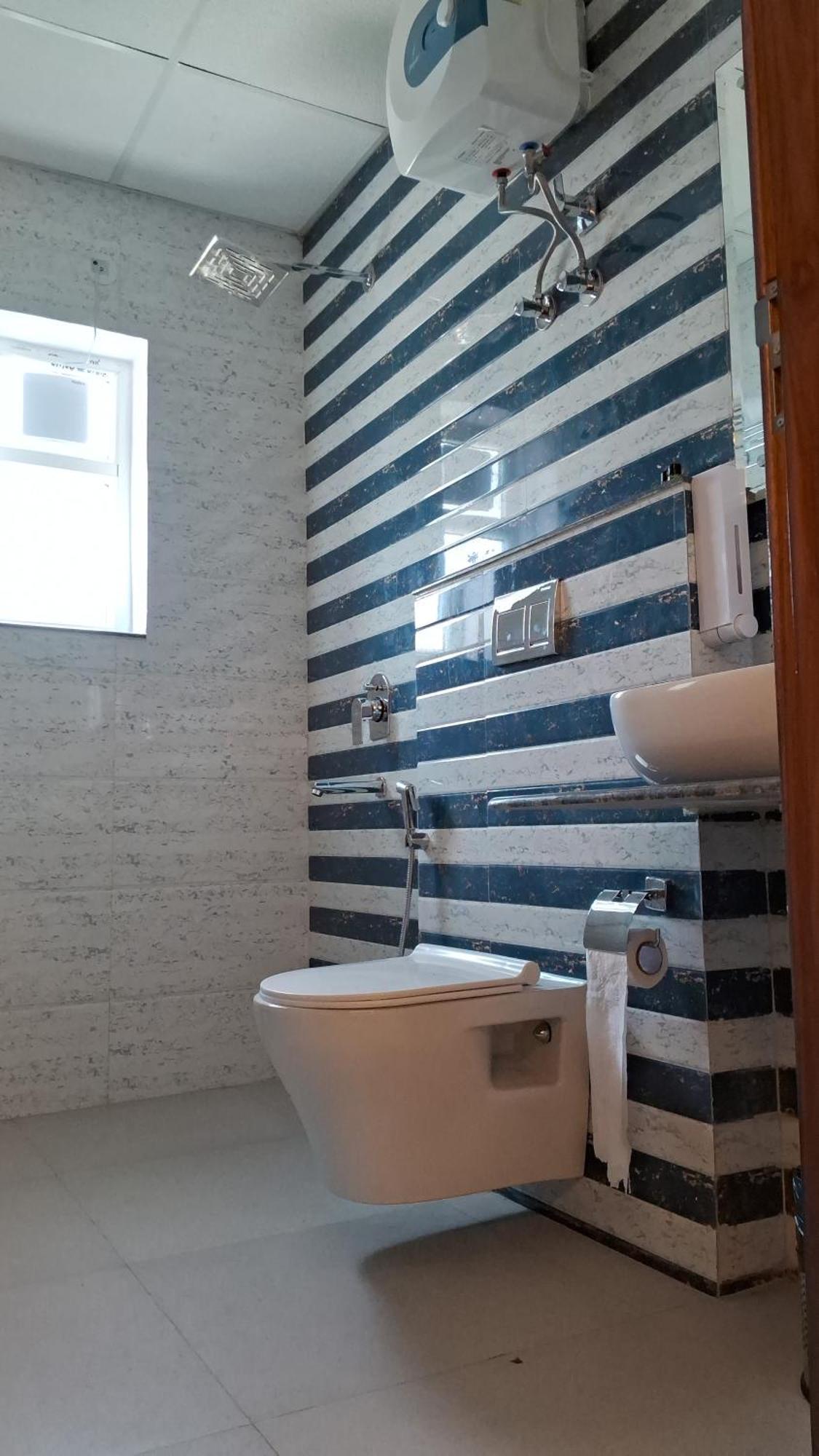 Emerald Suites Greater Noida Room photo